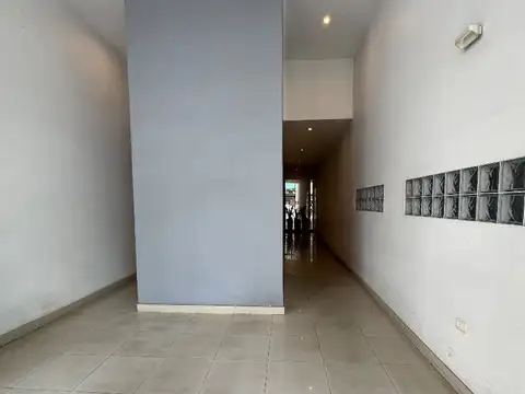 Bauness 2500, Piso 4