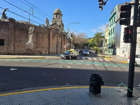 Vicente Lopez al 2200