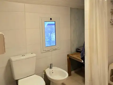 Casa 5 ambientes con 2 baños