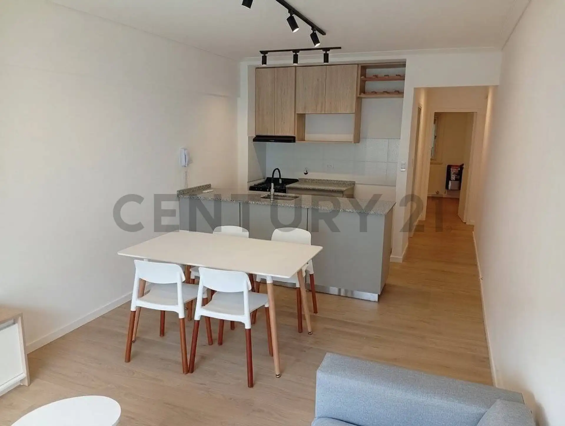 Departamento de 3 Ambientes Reciclado con Balcón al Frente | Plaza Colón