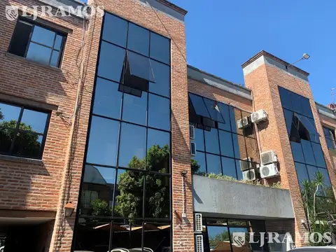 Alquiler de oficina de 200 m2 en San Isidro