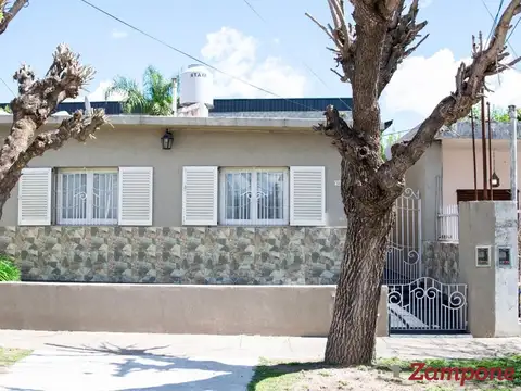 Venta Casa 3 ambientes Planta Baja jardin Merlo