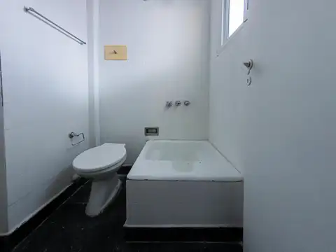 DOS AMBIENTES CON VISTA ABIERTA  EN ALMAGRO