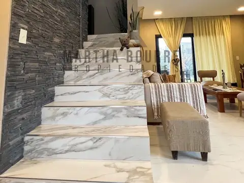 Casa 4 ambientes con 4 baños