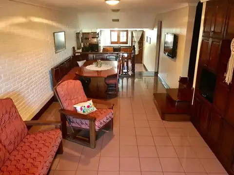 Casa en Venta con 5 cocheras