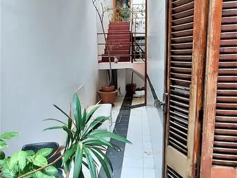 ESPECTACULAR EDIFICIO DE 3 PLANTAS!