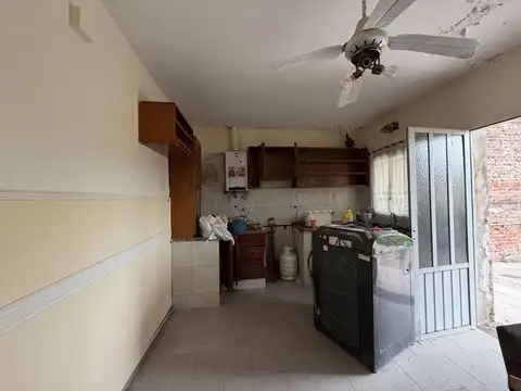 VENTA CASA 2 DORMITORIOS CON PATIO EN BARRIO PLATA