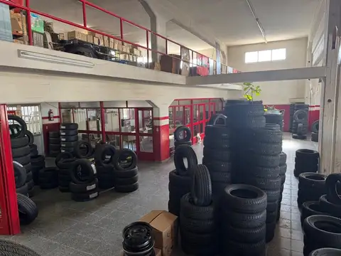 Local comercial en Av. Pedro Luro 2130