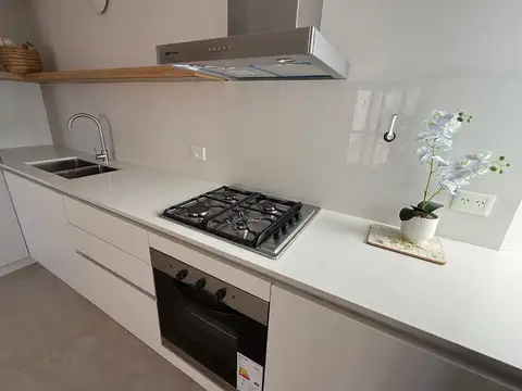 VENTA a NUEVO y luminoso 2 amb. UBICACIÓN RECOLETA