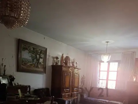 Casa 6 ambientes con 3 baños