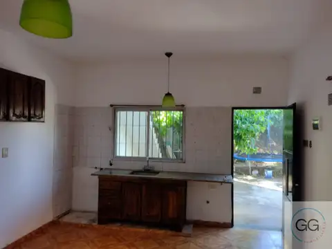 Alquila Departamento 2 Ambientes (Planta Baja) Berazategui Oeste.