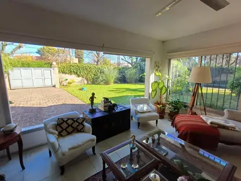 Casa 6 Amb con Galeria, Jardin y Pileta Lomas de San Isidro