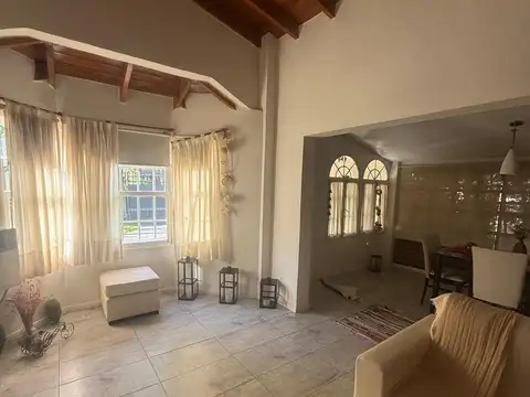Casa en Venta en Barrio Parque Leloir, USD 245.000