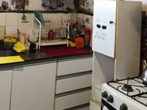 VENDO TERRENO. IDEAL PLANTA BAJA Y 3 PISOS