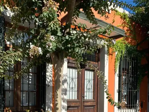 CASA EN VENTA - Castelar Sur