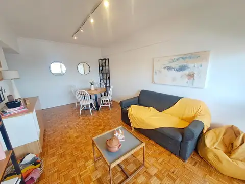 Hipólito Yrigoyen al 2900