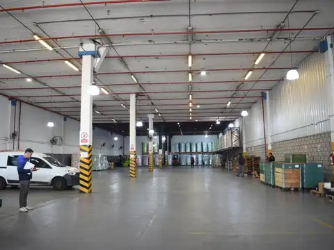 Alquiler de Nave Industrial de 1.943 m² en Villa Ballester