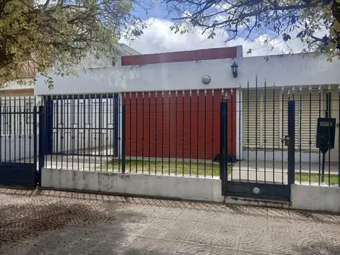 CASA EN VENTA EN BARRIO JARDIN