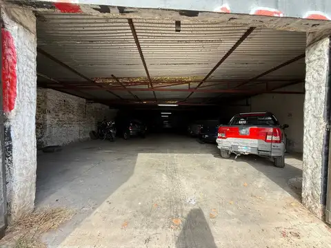 VENTA COCHERA GALPÓN SOBRE ARIJON