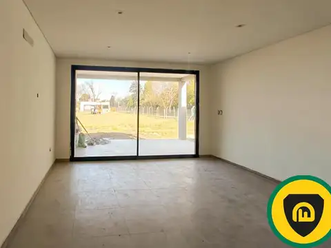 Casa 5 ambientes con 4 baños
