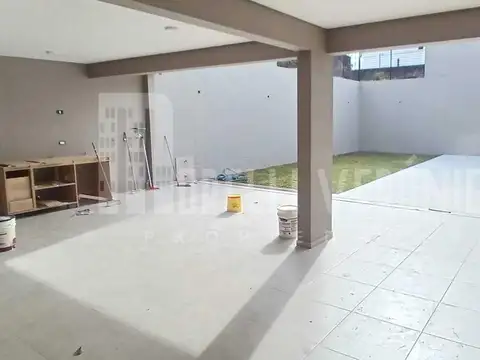 Departamento en Venta con 3 cocheras