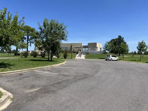 EXCELENTE LOTE EN ESQUINA EN B° PRIVADO HARAS  SANTA MARIA