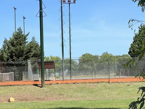 EXCELENTE LOTE EN ESQUINA EN BARRIO HARAS SANTA MARIA