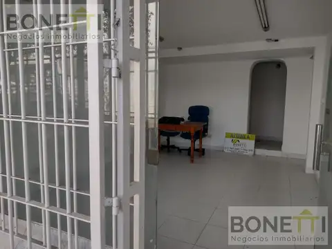 Local en Alquiler en Mercedes, $ 420.000