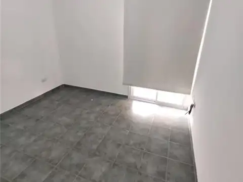 Departamento en Alquiler en Villa Centenario, $ 350.000