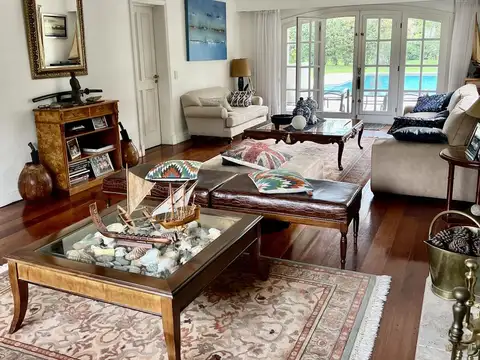 Casa en Venta con 1 cochera