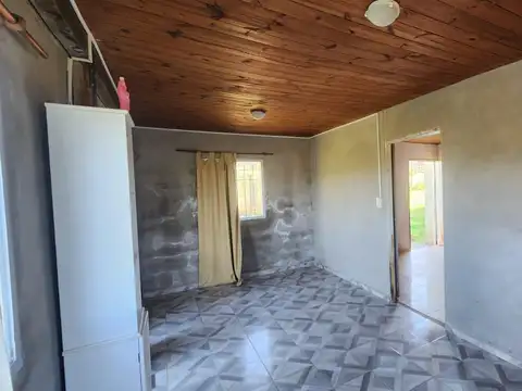 Casa 2 ambientes con 1 baño