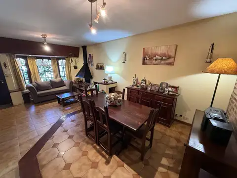 Casa en Venta con 1 cochera
