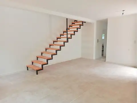 Depto Tipo Casa en Venta en City Bell, USD 100.000