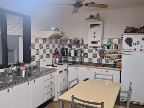 Casa 6 ambientes con 1 baño