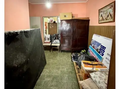 Casa 7 ambientes con 2 baños