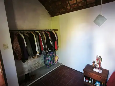 Casa 6 ambientes con 1 baño
