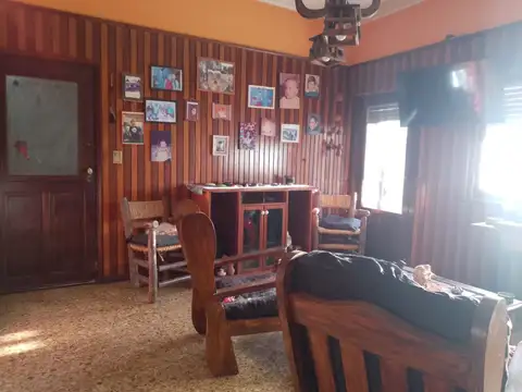 Depto Tipo Casa en Venta en Valentin Alsina, USD 95.000