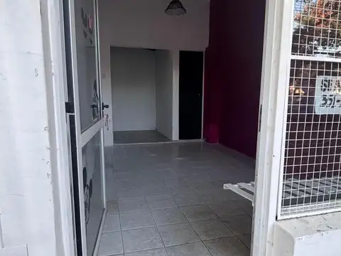 Local en Alquiler en Villa Mercedes, $ 250.000