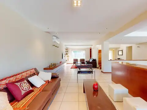 CASA EN VENTA EN GONNET 3 DORMITORIOS PARQUE