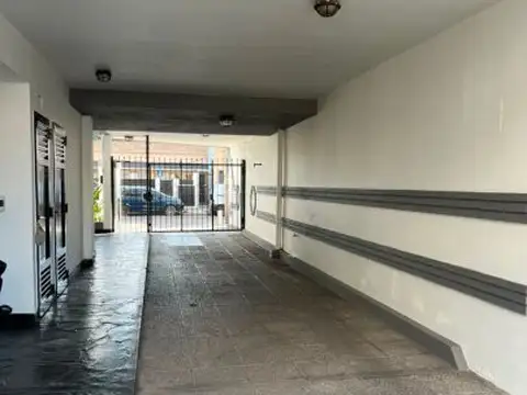 Bragrado 2047 , Piso 1