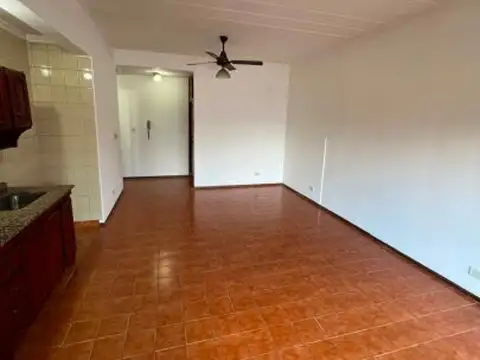 MONOAMBIENTE CON COCHERA EN ALQUILER - con ajuste SEMESTRAL
