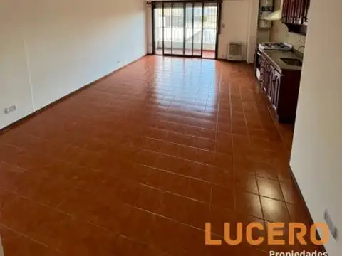 Departamento en Alquiler en Castelar, $ 390.000