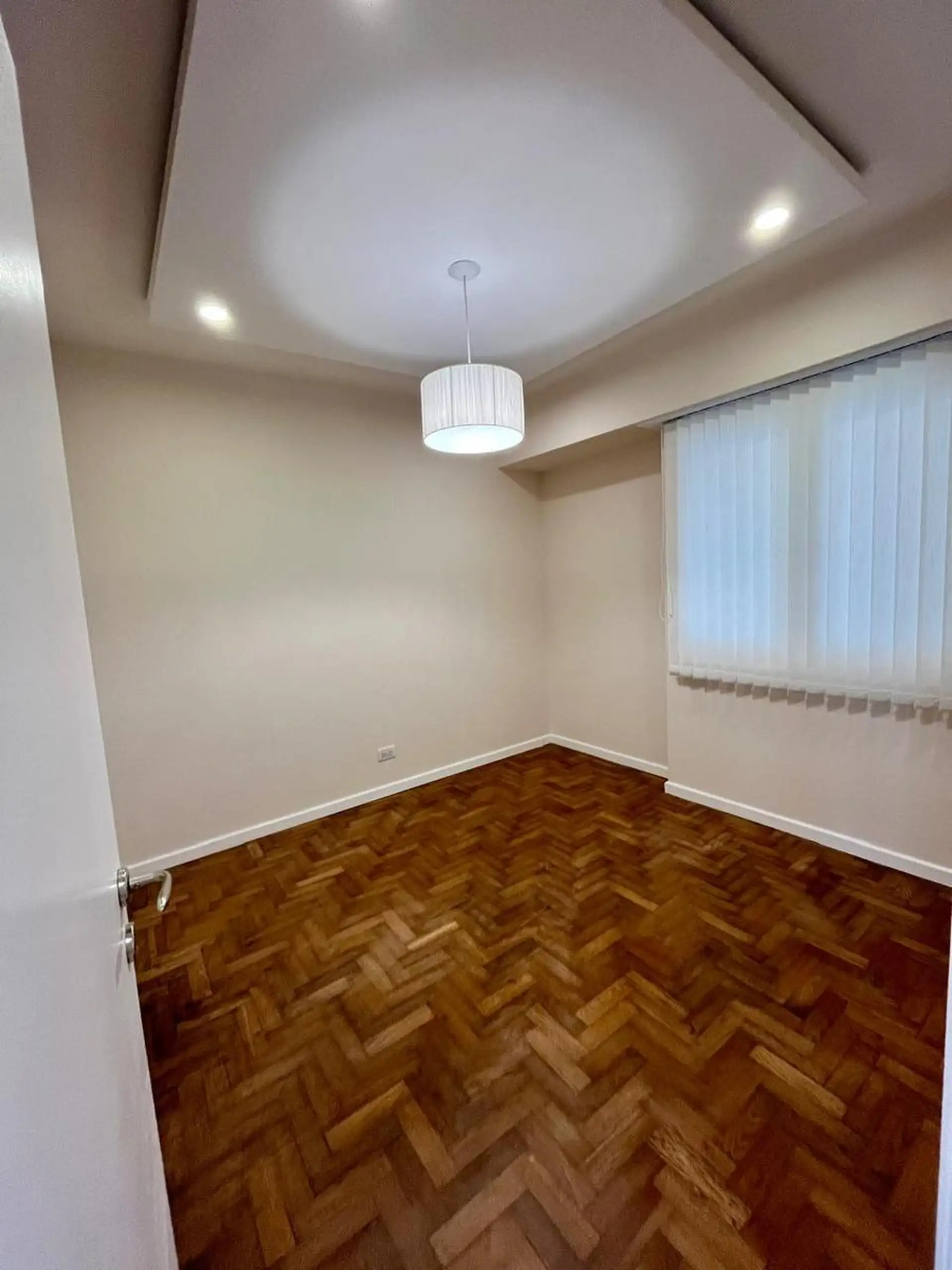 Depto 3 amb con dependencia, 76m² con balcón — Centro