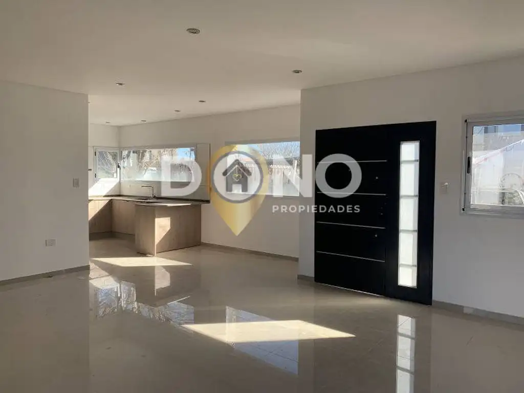 Casa en Venta - 3 dormitorios - USD 290.000