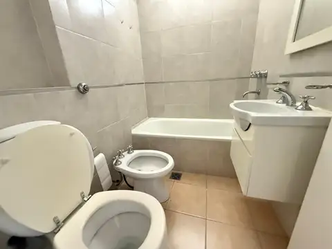 Departamento en Alquiler en Florida Mitre/Este, $ 600.000