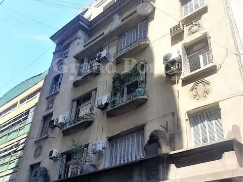 Departamento de 4 Ambientes con Balcón y Dependencias