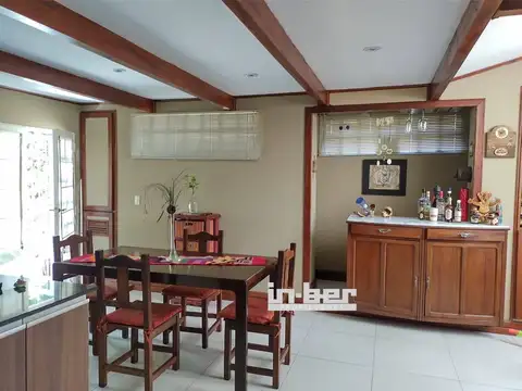 Casa 5 ambientes con 2 baños