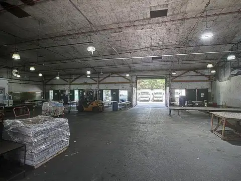 Galpón - Depósito de 9.100 m2  en  Barracas  - ALQUILER - Mixtura 3