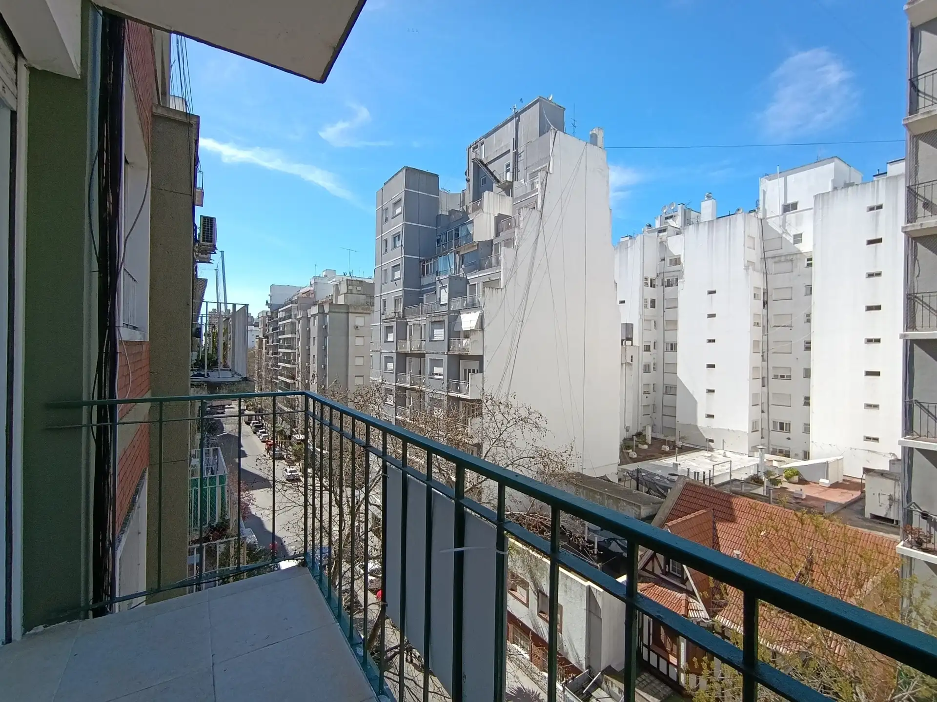 Venta 2 ambientes c/dependencias - Plaza Colon