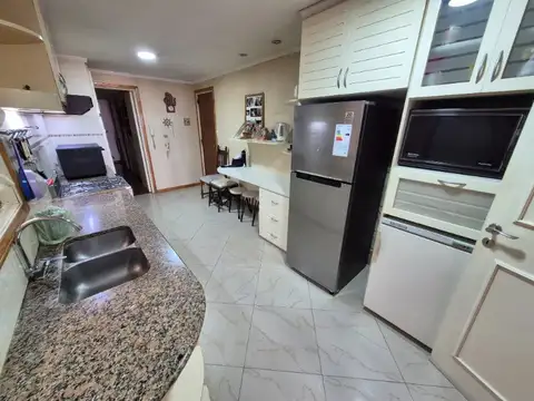 Departamento 5 ambientes con 2 baños